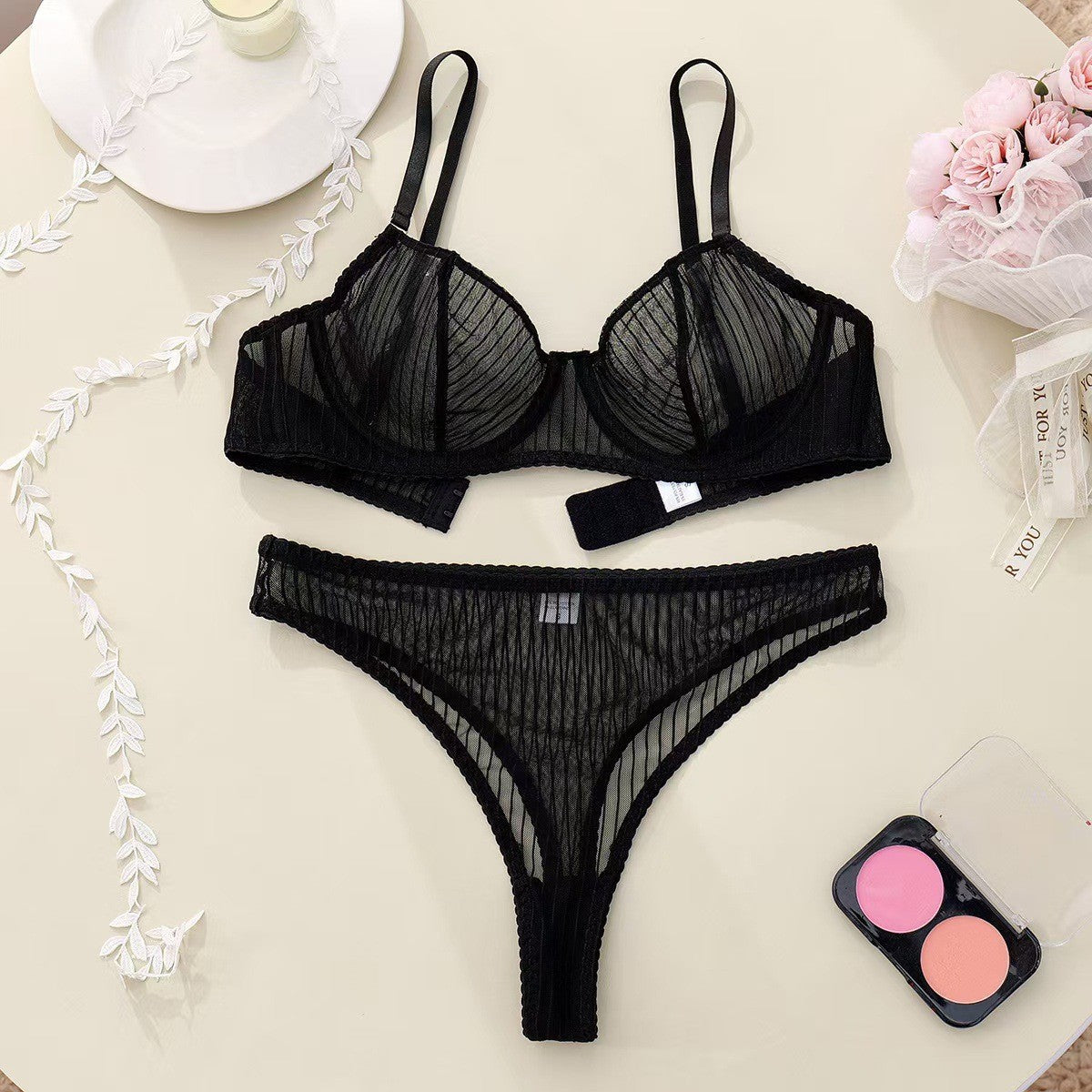 Ultra-transparante Lingerieset voor Intieme Allure