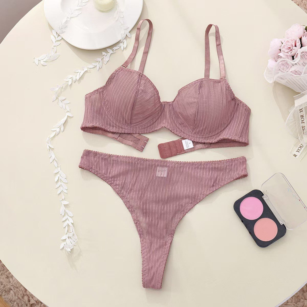 Ultra-transparante Lingerieset voor Intieme Allure